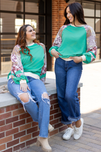 Cargar imagen en el visor de la galería, Sky Blue Plus Size Plaid Floral Patchwork Raglan Sleeve Sweatshirt