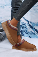 Cargar imagen en el visor de la galería, Chestnut Suede Contrast Print Plush Lined Snow Boots