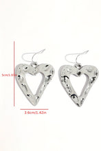 Cargar imagen en el visor de la galería, White Valentine Hollowed Heart Shape Earrings