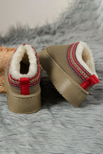 Cargar imagen en el visor de la galería, Sage Green Suede Print Plush Lined Snow Slide In Boots