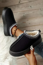 Cargar imagen en el visor de la galería, Black Suede Print Plush Lined Snow Slide In Boots