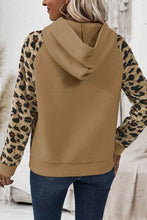 Cargar imagen en el visor de la galería, Light French Beige Leopard Print Patchwork Raglan Sleeve Half Buttons Hoodie