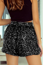 Cargar imagen en el visor de la galería, Black Sequin Straight Leg High Waist Casual Shorts