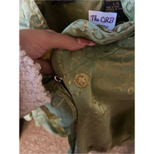 Cargar imagen en el visor de la galería, Vintage 80s 100% Silk Olive Green Metallic Bomber Jacket Lightweight Zip Jacket
