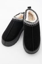 Cargar imagen en el visor de la galería, Black Suede Print Plush Lined Snow Slide In Boots