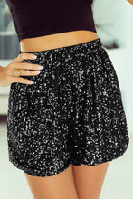 Cargar imagen en el visor de la galería, Black Sequin Straight Leg High Waist Casual Shorts