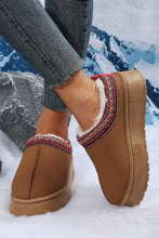 Cargar imagen en el visor de la galería, Chestnut Suede Contrast Print Plush Lined Snow Boots