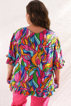 Cargar imagen en el visor de la galería, Rose Abstract Print Plus Size Frilly Trim Blouse
