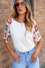 Cargar imagen en el visor de la galería, White Floral Crochet Short Sleeve Top