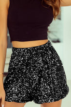 Cargar imagen en el visor de la galería, Black Sequin Straight Leg High Waist Casual Shorts