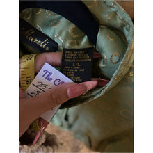 Cargar imagen en el visor de la galería, Vintage 80s 100% Silk Olive Green Metallic Bomber Jacket Lightweight Zip Jacket