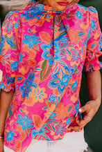Cargar imagen en el visor de la galería, Rose Frilly Mock Neck Short Puff Sleeve Floral Blouse