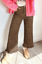 Cargar imagen en el visor de la galería, Brown Leopard Print Ruffled Hem Shift Jeans