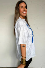 Cargar imagen en el visor de la galería, Gray Love Like Jesus Camouflage Oversized T Shirt