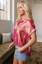 Cargar imagen en el visor de la galería, Rose Red Metallic Sheen Short Sleeve Buttoned Front Casual Shirt