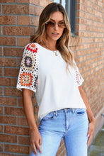 Cargar imagen en el visor de la galería, White Floral Crochet Short Sleeve Top