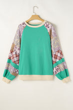 Cargar imagen en el visor de la galería, Sky Blue Plus Size Plaid Floral Patchwork Raglan Sleeve Sweatshirt