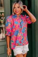 Cargar imagen en el visor de la galería, Rose Frilly Mock Neck Short Puff Sleeve Floral Blouse