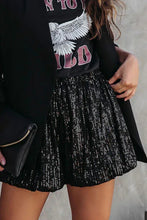 Cargar imagen en el visor de la galería, Black Sequin Straight Leg High Waist Casual Shorts