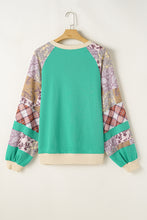 Cargar imagen en el visor de la galería, Sky Blue Plus Size Plaid Floral Patchwork Raglan Sleeve Sweatshirt