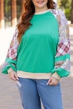 Cargar imagen en el visor de la galería, Sky Blue Plus Size Plaid Floral Patchwork Raglan Sleeve Sweatshirt