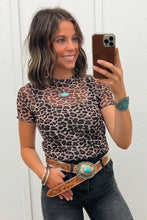 Cargar imagen en el visor de la galería, Khaki Leopard Print Sheer Mesh Short Sleeve Top