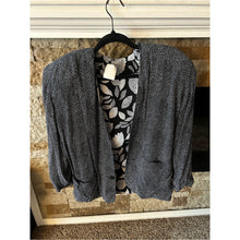 Cargar imagen en el visor de la galería, Vintage Reversible Women's Blazer - White & Black 2-in-1 Jacket Leaves/Polka Dot