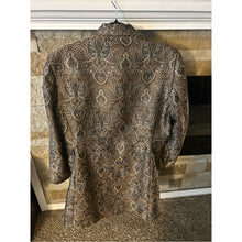 Cargar imagen en el visor de la galería, Carole Little Metallic Paisley Longline Blazer Jacket in Gold with Black Buttons