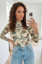 Cargar imagen en el visor de la galería, Green Western Print Long Sleeve Round Neck Slim Top