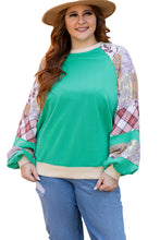 Cargar imagen en el visor de la galería, Sky Blue Plus Size Plaid Floral Patchwork Raglan Sleeve Sweatshirt