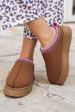 Cargar imagen en el visor de la galería, Chestnut Suede Contrast Print Plush Lined Snow Boots