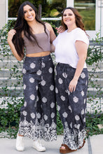 Cargar imagen en el visor de la galería, Black Bohemian Printed Drawstring Waist Wide Leg Pants