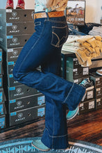 Load image into Gallery viewer, Sail Blue Center Seam Deep Wash Straight Jeans