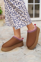 Cargar imagen en el visor de la galería, Chestnut Suede Contrast Print Plush Lined Snow Boots