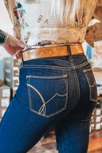 Load image into Gallery viewer, Sail Blue Center Seam Deep Wash Straight Jeans