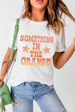 Cargar imagen en el visor de la galería, White SOMETHING IN THE ORANGE Graphic Crew Neck T Shirt