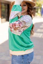 Cargar imagen en el visor de la galería, Sky Blue Plus Size Plaid Floral Patchwork Raglan Sleeve Sweatshirt