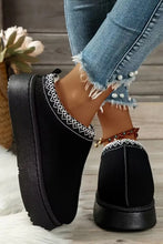 Cargar imagen en el visor de la galería, Black Suede Print Plush Lined Snow Slide In Boots