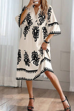 Cargar imagen en el visor de la galería, Beige Western Geometric Print 3/4 Sleeve Loose Midi Dress