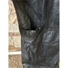 Cargar imagen en el visor de la galería, Vintage 80s Winlet 100% Genuine Leather Damask Print Black Abstract Coat
