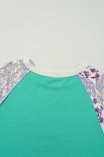 Cargar imagen en el visor de la galería, Sky Blue Plus Size Plaid Floral Patchwork Raglan Sleeve Sweatshirt