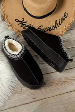 Cargar imagen en el visor de la galería, Black Suede Print Plush Lined Snow Slide In Boots