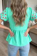 Cargar imagen en el visor de la galería, Mint Green Frilled V Neck Flower Embroidered Puff Sleeve Textured Blouse