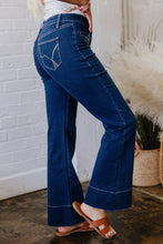Load image into Gallery viewer, Sail Blue Center Seam Deep Wash Straight Jeans