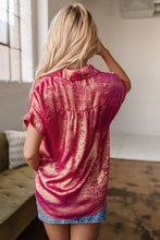 Cargar imagen en el visor de la galería, Rose Red Metallic Sheen Short Sleeve Buttoned Front Casual Shirt