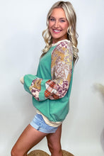 Cargar imagen en el visor de la galería, Sky Blue Plus Size Plaid Floral Patchwork Raglan Sleeve Sweatshirt