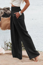 Cargar imagen en el visor de la galería, Black Shirred High Waist Plus Size Wide Leg Pants
