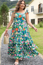 Cargar imagen en el visor de la galería, Green Plus Size Floral Smocked Back Tiered Maxi Dress
