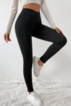 Cargar imagen en el visor de la galería, Black Crossed Waist Seamed Leg Thermal Leggings
