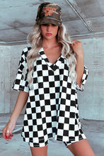 Cargar imagen en el visor de la galería, Black Checkerboard Print V Neck Loose Tee and Shorts Lounge Set
